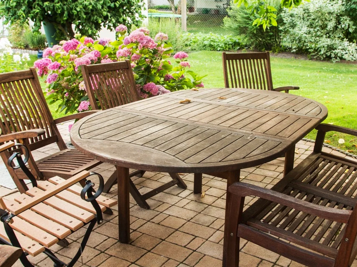 Wie Sie Ihre Gartenmöbel lackieren, damit sie aussehen wie neu âïž