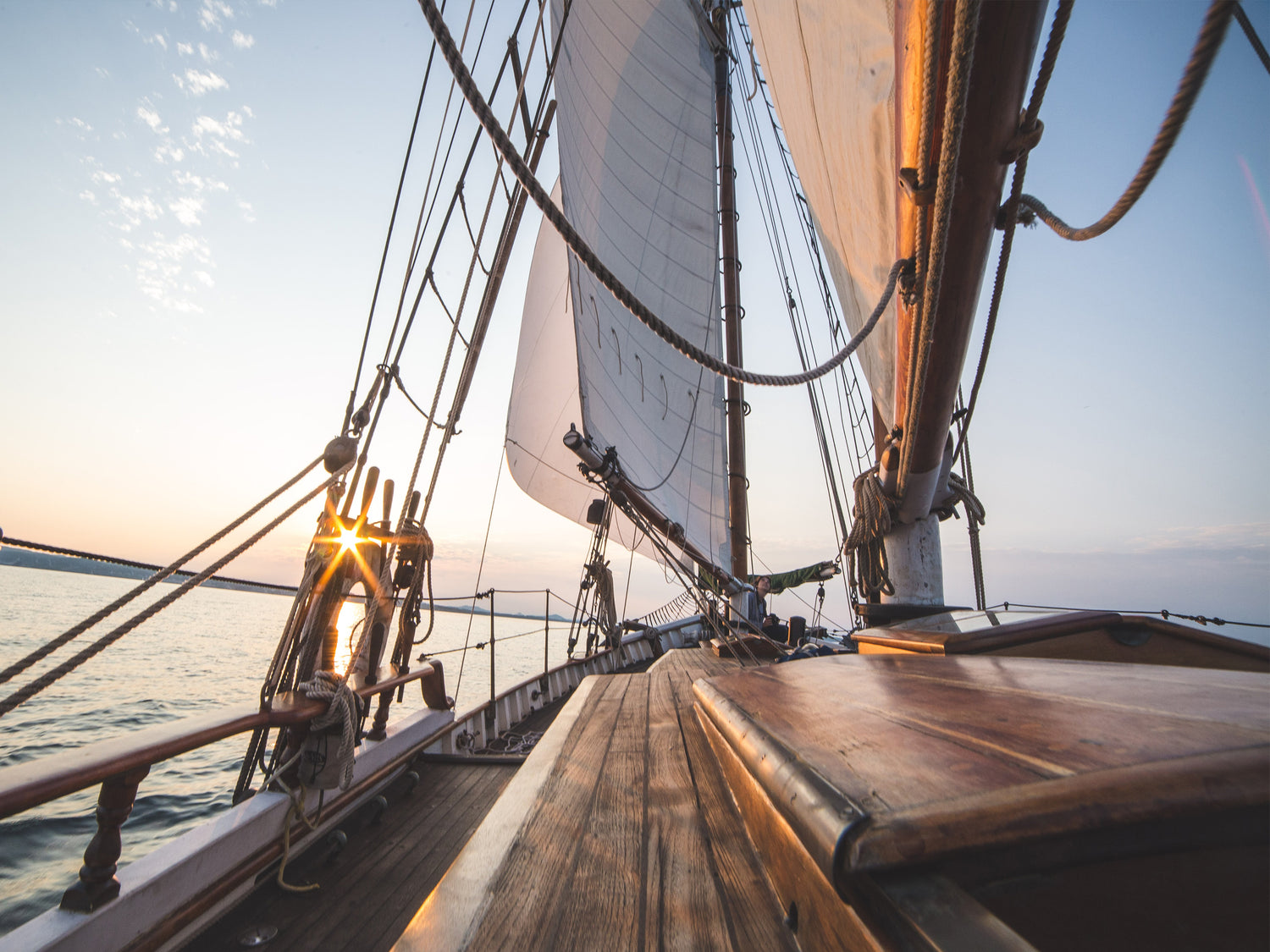 Wie Sie Ihr Boot streichen: 5 Schritte zu optimalem Hochglanz ⛵